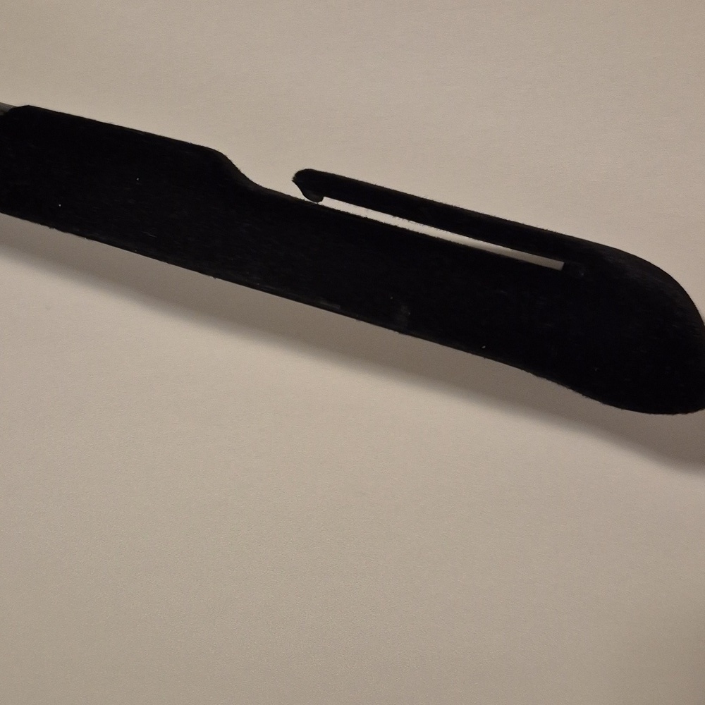 Roberto Cavalli Sleek Black Velvet Edged Hanger - Picture 5 of 7